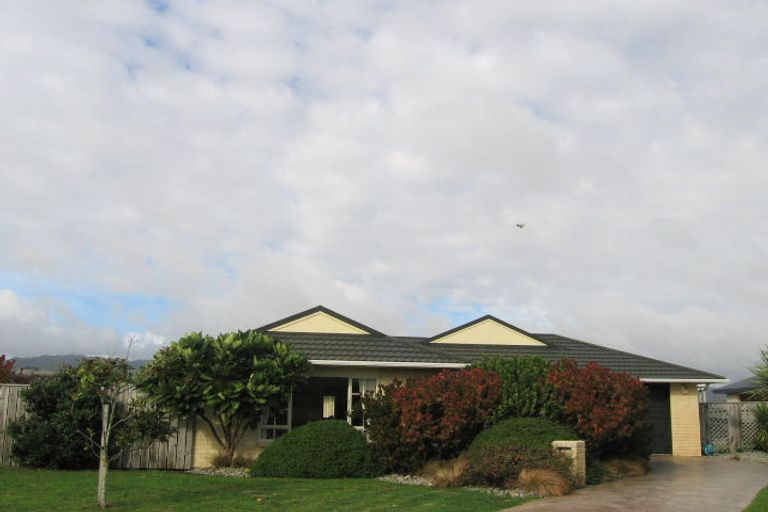 Photo of property in 5 Monterosso Place, Paraparaumu Beach, Paraparaumu, 5032