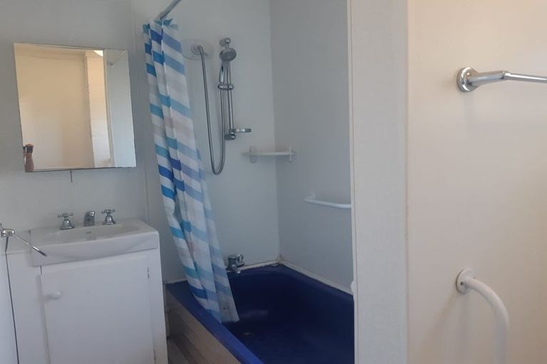 Photo of property in 124 Manuka Road, Bayview, Auckland, 0629