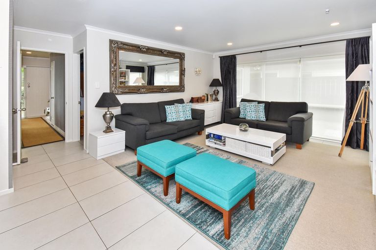 Photo of property in 12 Springcrest Drive, Karaka, Papakura, 2113