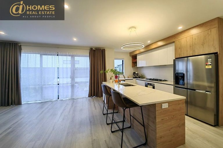 Photo of property in 24 Tihema Lane, Westgate, Auckland, 0614