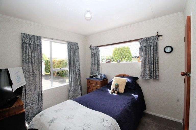 Photo of property in 19 Bowen Street, Woodville, 4920