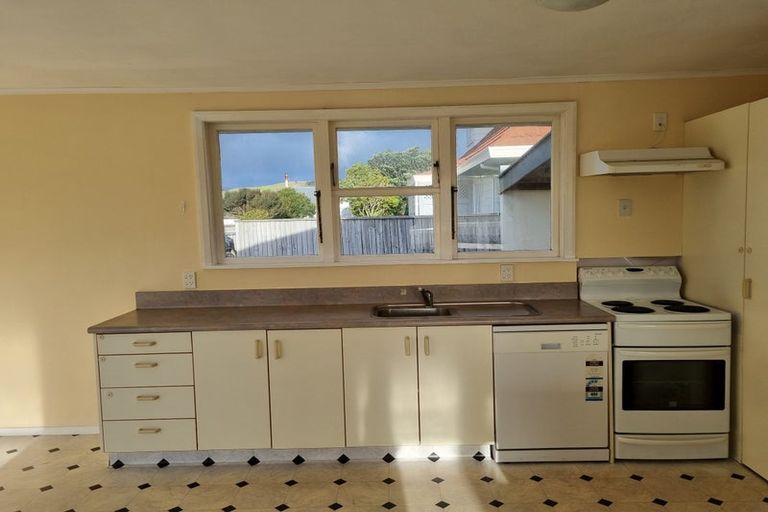 Photo of property in 12a Maraval Crescent, Grenada Village, Wellington, 6037