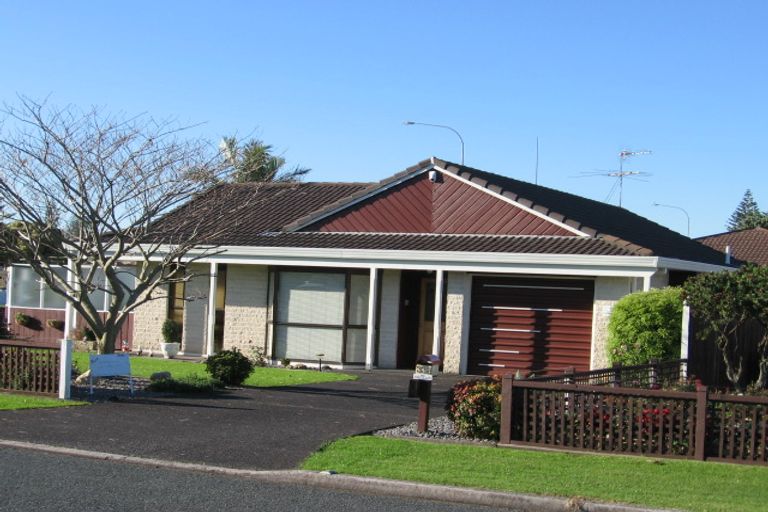 Photo of property in 33a Edward Avenue, Orewa, 0931
