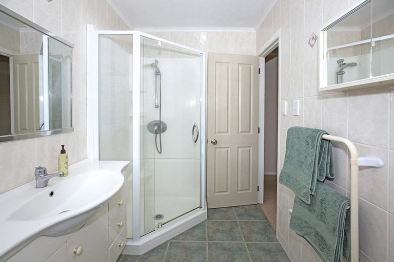 Photo of property in 54 Paterson Avenue West, Pukekohe, 2120