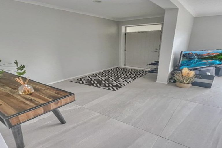 Photo of property in 80 Mackay Drive, Greenhithe, Auckland, 0632