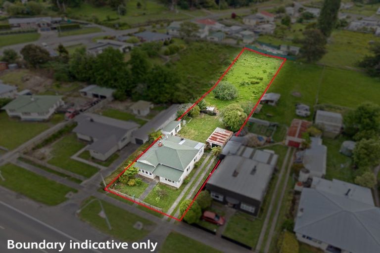 Photo of property in 30 Milne Street, Hunterville, 4730