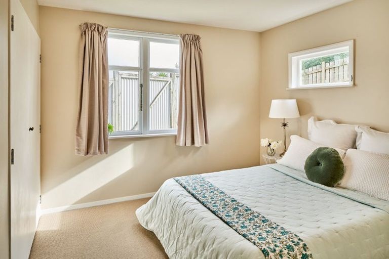 Photo of property in 25 Kiriwai Road, Paremata, Porirua, 5024