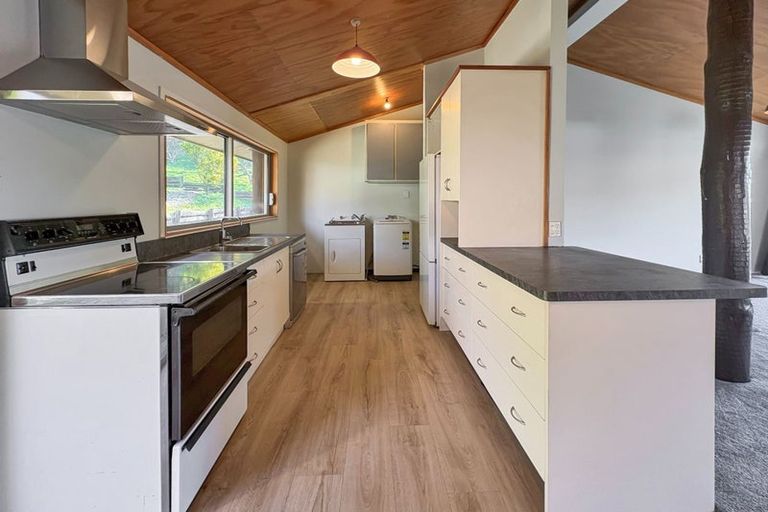 Photo of property in 18 Flinders Road, Heathcote Valley, Christchurch, 8022