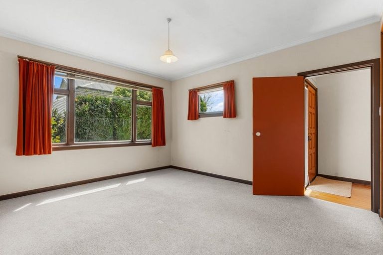 Photo of property in 131 Memorial Avenue, Burnside, Christchurch, 8053