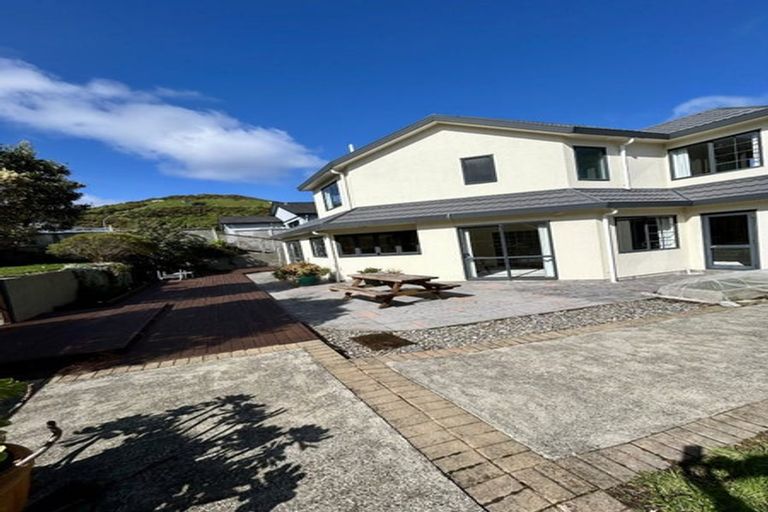 Photo of property in 13 Kilkelly Close, Tawa, Wellington, 5028