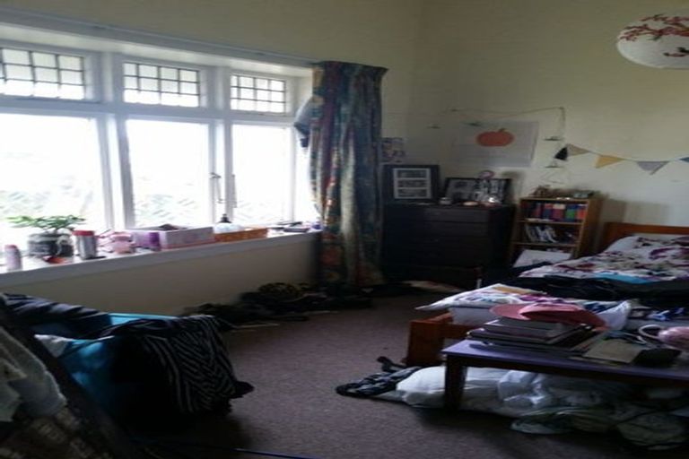 Photo of property in 60 Kelburn Parade, Kelburn, Wellington, 6012