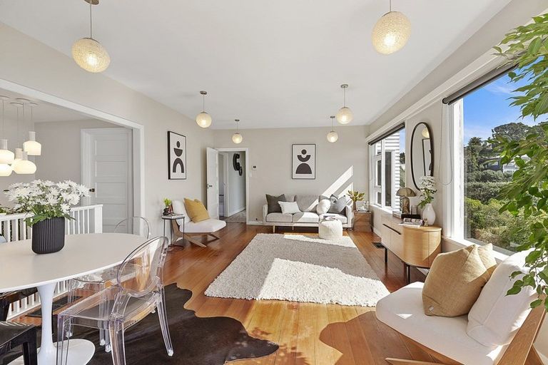 Photo of property in 11 Beacon Hill Road, Strathmore Park, Wellington, 6022