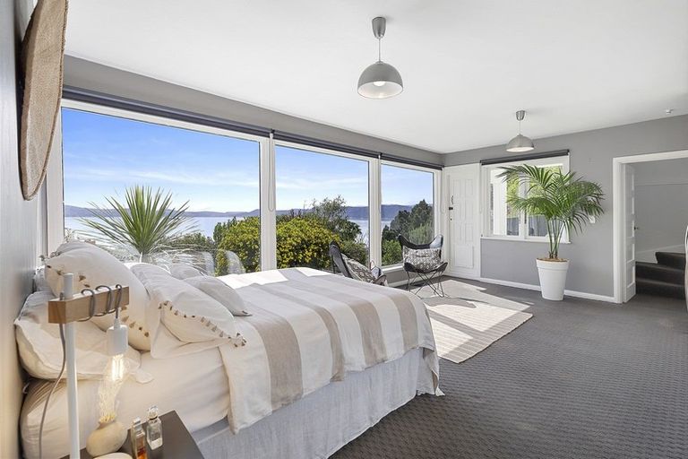 Photo of property in 11 Beacon Hill Road, Strathmore Park, Wellington, 6022