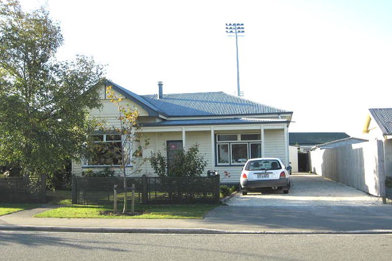 Photo of property in 37 Raymond Street, West End, Timaru, 7910