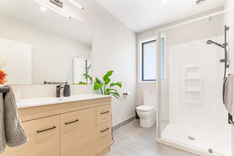 Photo of property in 224 Birdwood Road, Massey, Auckland, 0614