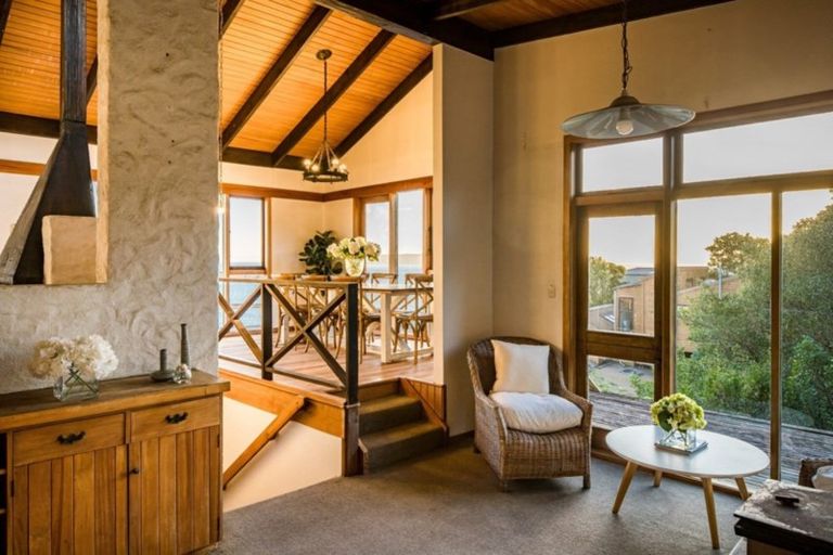 Photo of property in 95 Motuhara Road, Plimmerton, Porirua, 5026