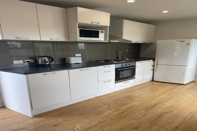 Photo of property in 49 Tawa Road, Kumeu, 0891