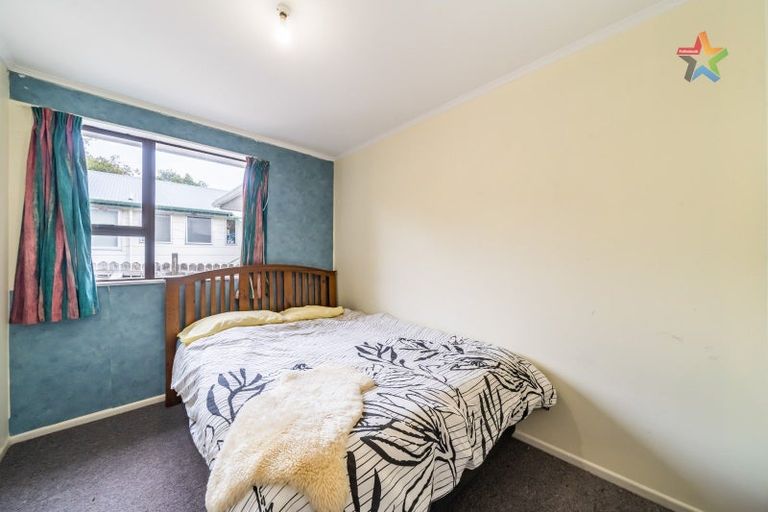 Photo of property in 10 Whitechapel Grove, Stokes Valley, Lower Hutt, 5019