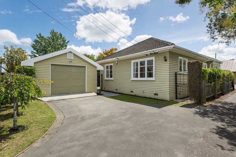 Photo of property in 193 Weston Road, St Albans, Christchurch, 8052