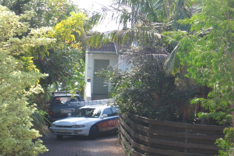 Photo of property in 37 Bournemouth Terrace, Murrays Bay, Auckland, 0630