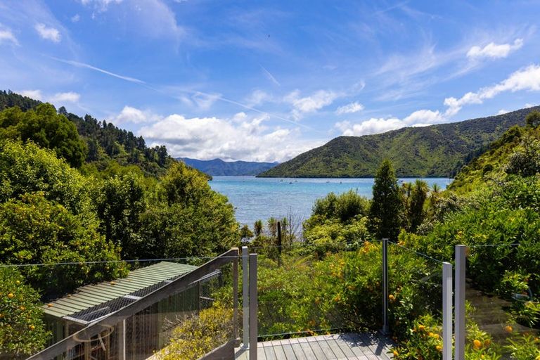 Photo of property in 19 Mccormicks Road, Whatamango Bay, Picton, 7281
