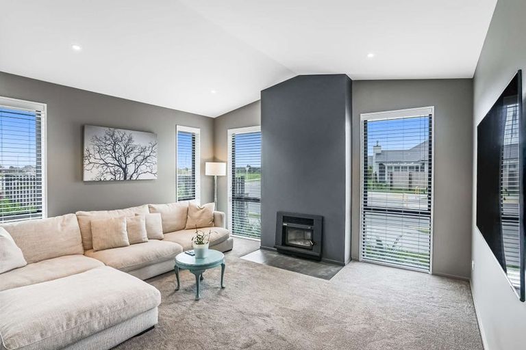 Photo of property in 18 Goldie Drive, Rangiora, 7400