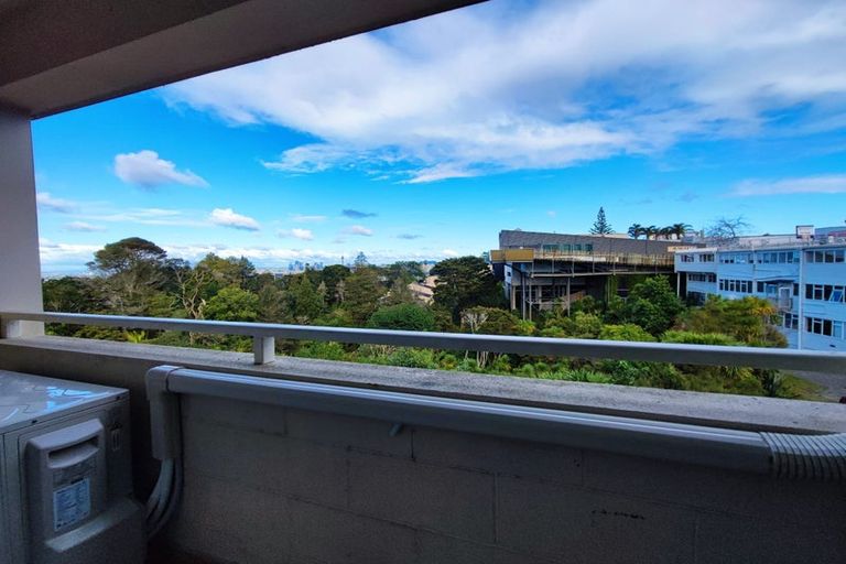 Photo of property in 3/81 Birkenhead Avenue, Birkenhead, Auckland, 0626