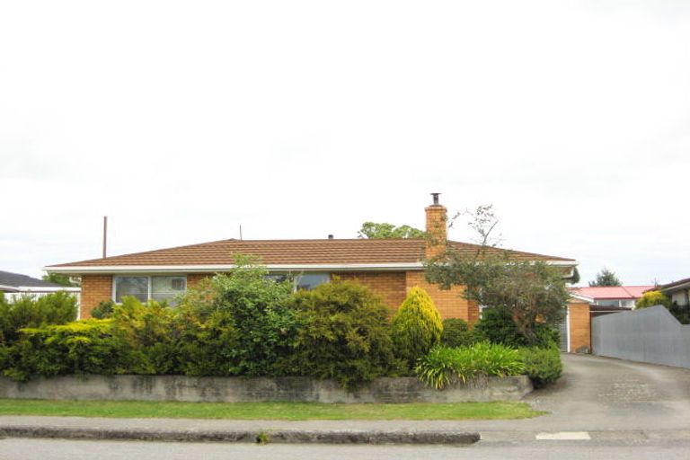 Photo of property in 35 Kinley Street, Rangiora, 7400