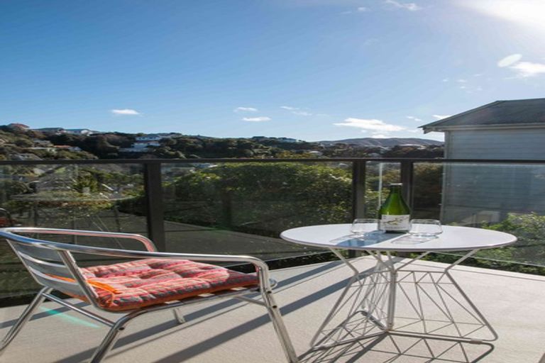 Photo of property in 42 Fairview Crescent, Kelburn, Wellington, 6012