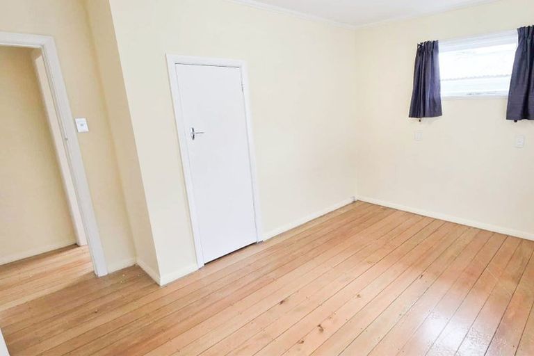 Photo of property in 52 Sunny Grove, Wainuiomata, Lower Hutt, 5014