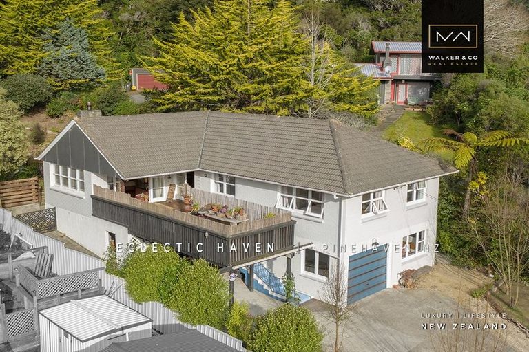 Photo of property in 97 Pinehaven Road, Pinehaven, Upper Hutt, 5019