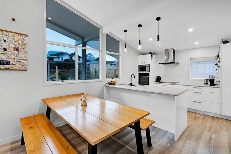Photo of property in 9 Bronte Place, Whalers Gate, New Plymouth, 4310