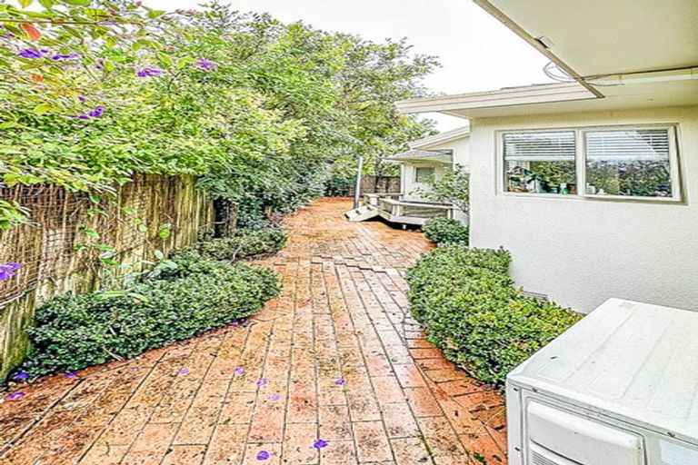 Photo of property in 67 Balmain Road, Birkenhead, Auckland, 0626