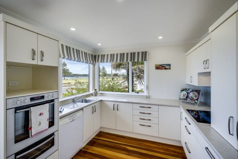 Photo of property in 18 The Esplanade, Westshore, Napier, 4110