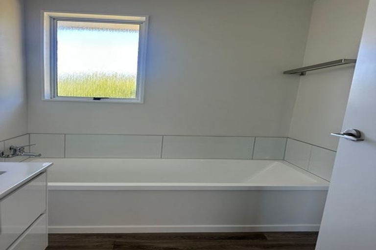 Photo of property in 5 Ilam Grove, Kelson, Lower Hutt, 5010