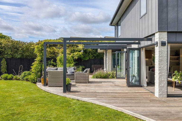 Photo of property in 16 Brackendale Place, Burnside, Christchurch, 8041