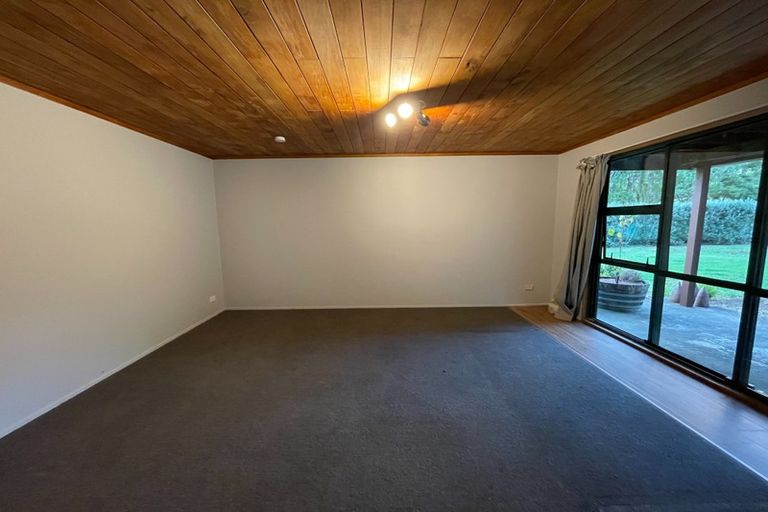 Photo of property in 110 Te Henga Road, Waitakere, Henderson, 0781