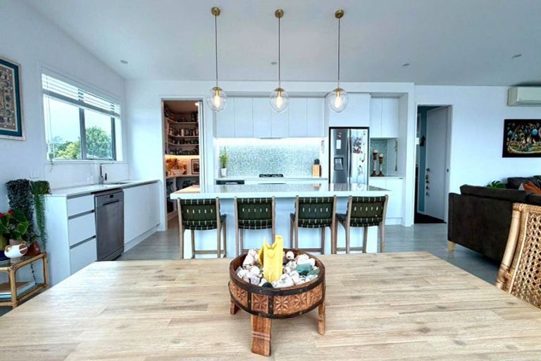 Photo of property in 72 Waikite Road, Welcome Bay, Tauranga, 3112