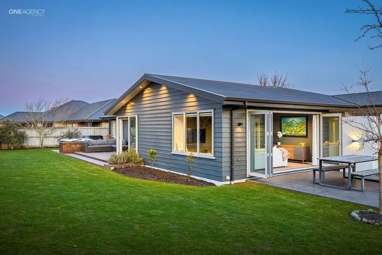 Photo of property in 10 Amy Place, Rangiora, 7400