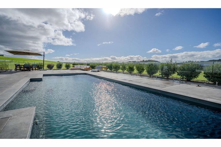 Photo of property in 1 Fernbird Grove, Kerikeri, 0294