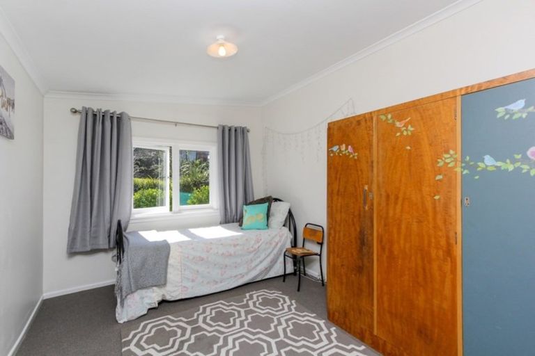 Photo of property in 186 Seaview Road, Westown, New Plymouth, 4310
