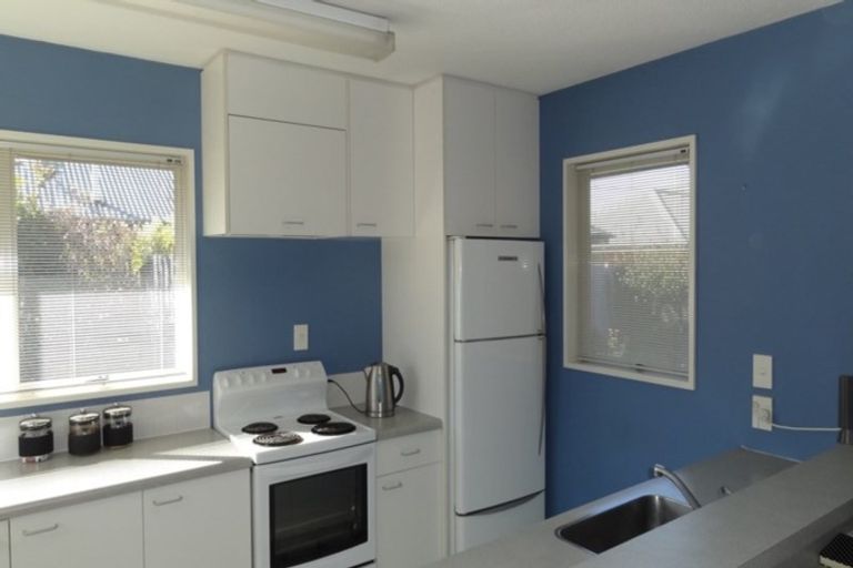 Photo of property in 1 Middlepark Road, Sockburn, Christchurch, 8042