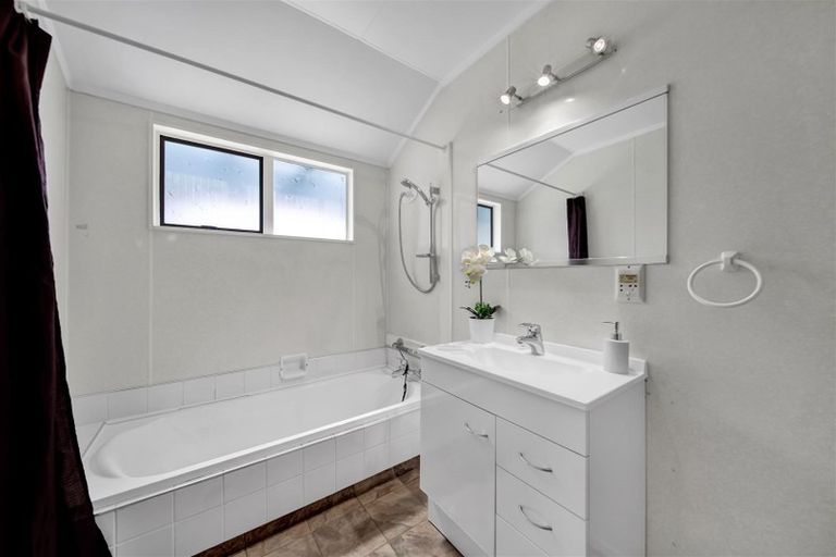 Photo of property in 98 Mangati Road, Bell Block, New Plymouth, 4312