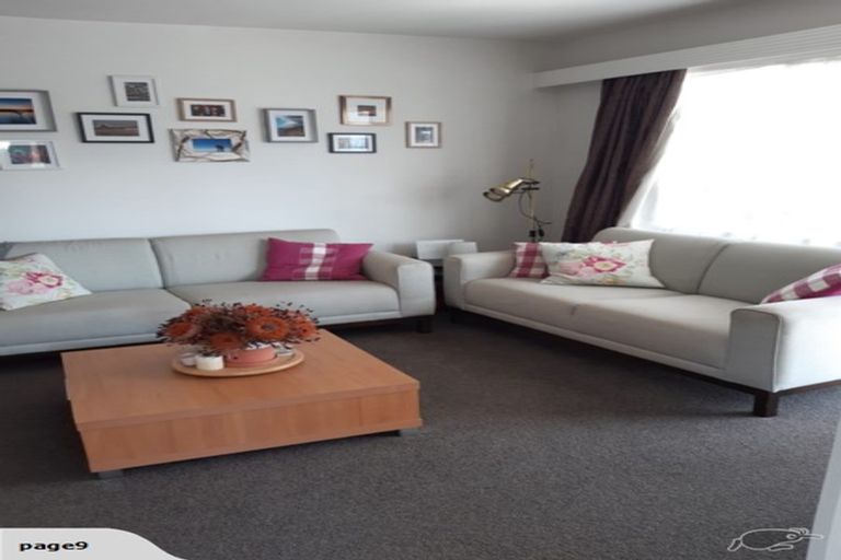 Photo of property in 2/23 Prestons Road, Redwood, Christchurch, 8051