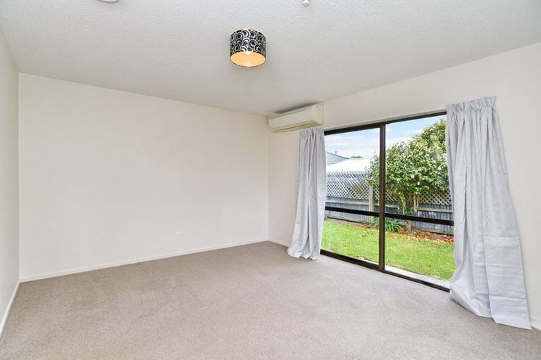 Photo of property in 2/121 Marlow Road, Aranui, Christchurch, 8061