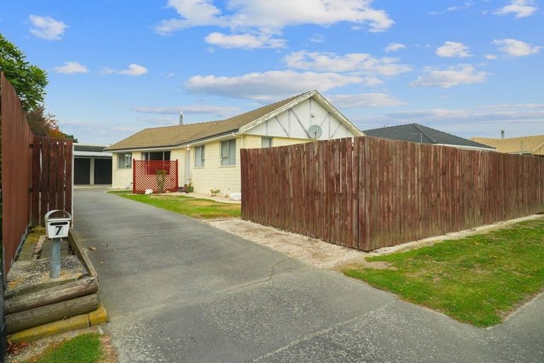 Photo of property in 7 Mckellar Place, Hornby, Christchurch, 8042