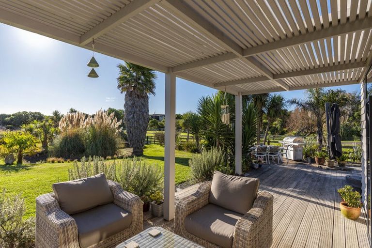 Photo of property in 116a Paetawa Road, Peka Peka, Waikanae, 5391