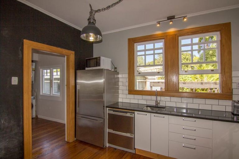 Photo of property in 8 North Crescent, Kaukapakapa, 0873