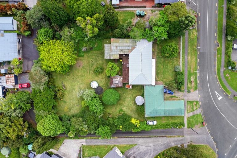 Photo of property in 18 School Road, Riverhead, 0820