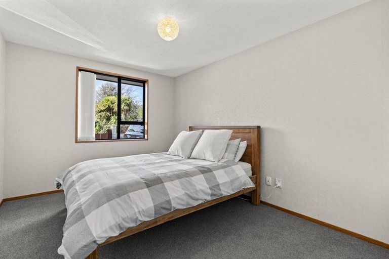 Photo of property in 1/8 Torvill And Dean Lane, Cashmere, Christchurch, 8022